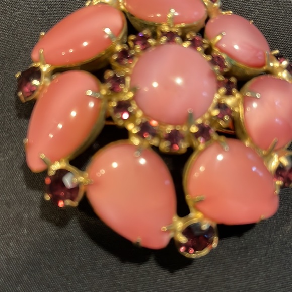 Julianna Brooch - Picture 3 of 5